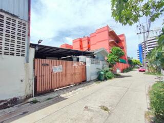 43119 - Land for sale, Lat Phrao 81, area 147 sq m, near MRT Lat Phrao 83 station.