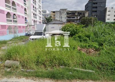 800 Sqm. Land listed for ฿ 10,000,000.