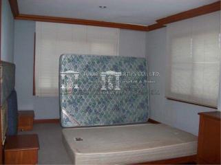 0266 -Townhouse for sale, Phaholyothin 5 Rd., area 200 Sq.m.