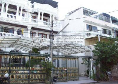 0266 -Townhouse for sale, Phaholyothin 5 Rd., area 200 Sq.m.