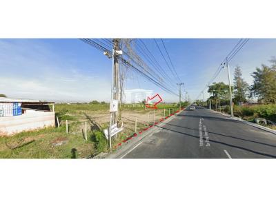 43024 - Land for sale on Public Works Road, Wat Bua Roi, area 12-2-94 rai, near ABAC University.