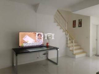 90759 - Modern 3-story townhome for sale, area 27.70 sq m., near BTS Udomsuk.