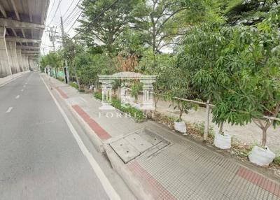 90517 - Land for sale, area 700 sq wa, Borommaratchachonnani Road, near Chang Chui.