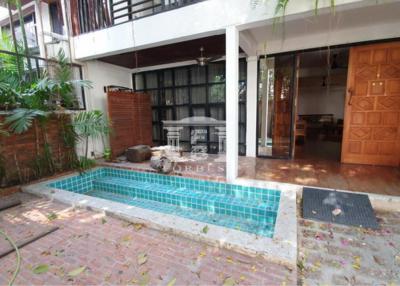 40528 -Townhouse for sale, Suan Plu Road, Sathorn, useable area 390 Sq.m.