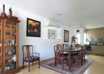 90043 -Townhome for sale, 2 adjacent units in the heart of Ekkamai, near Ekkamai BTS station. With swimming pool