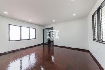 42378 - Townhome for Sale, Sukhumvit 63 , near BTS Ekkamai