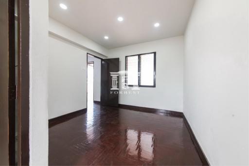 42378 - Townhome for Sale, Sukhumvit 63 , near BTS Ekkamai