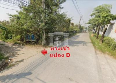 The factory is only 100 meters away from Phetkasem . There are 4 factories available for sale at a special price. Land area 17-2-30 rai. (6.9 acre