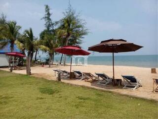 40514 - Hotel for Sale (cheap price), next to private beach, white sand, clear water, 11 houses, size 4-1-92 rai
