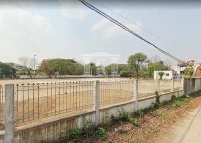 90114 - Land for sale next to Phahonyothin-Lampang, Super Highway, materials market, Mini-Lotus, area 5-3-32 rai.