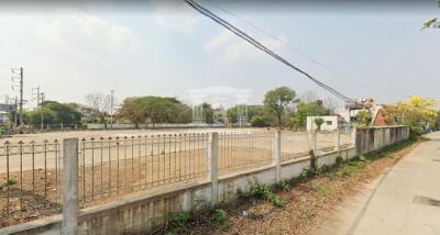 90114 - Land for sale next to Phahonyothin-Lampang, Super Highway, materials market, Mini-Lotus, area 5-3-32 rai.