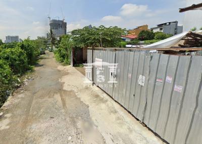 41883 - Land for sale, area 84 sq wa, Chaturathit, Rama 9, near the expressway, Central Rama 9.