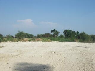 31871 - Land for sale, Bangna-Trad Km. 32, Soi Bang Phli Noi, back next to Khlong Samrong, area 12-1-81 rai.