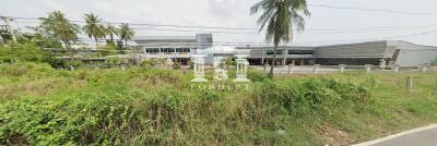 42217 - Land for sale with factory and warehouse, Nakhon Pathom, near Krisada City Golf Hill, area 3-2-88 rai.