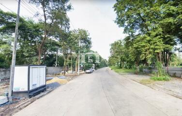 42635 - Land for sale in the Legacy golf course project Phraya Suren. Near Safari World, area 1-1-28 rai