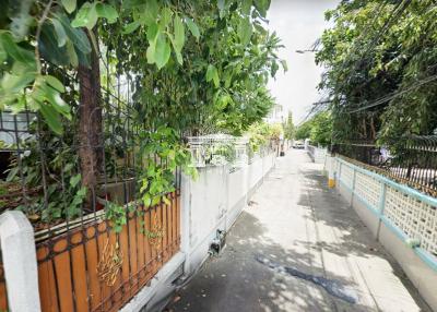37656 - Charansanitwong 59 Land for sale , near the BTS, brown area, road width 6 meters.