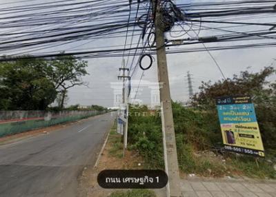 40011 next to Setthakit Road 1, near Rama 2 Mahachai, width 80 m. Suitable for building projects