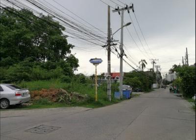 40042 Land for sale, Sukhumvit 109, Soi Santikham, area 1-3-38 rai.