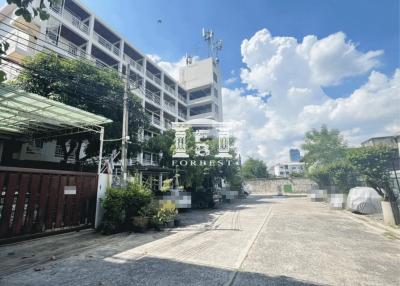 42144 - Land with dormitory, Rama 3 (Chokchai Jong Chamroen) 258 sq m.