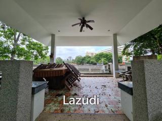 6 Bed8 Bath 800 Sqm Land for sale with a detached house with Bangkok Noi Canal For Sale