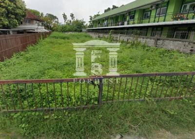40808 - Land for sale in Udomsuk, Sukhumvit 103, near Sri Udom intersection. Iamsombat Market Suitable for building a house Can connect to Srinakarin