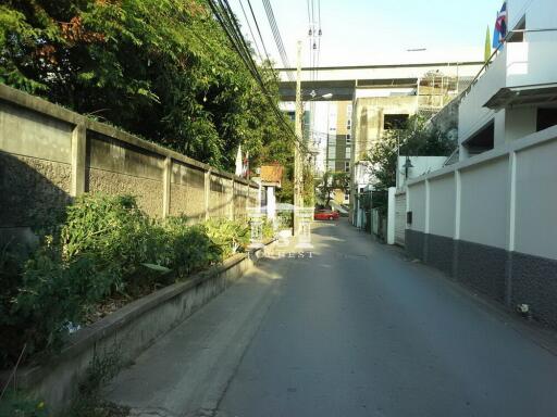 32437 - ที่ดินพร้อมบ้าน ถนนกรุงเทพ-นนท์ ห่าง MRT สถานีบางซ่อนเพียง 30 เมตร