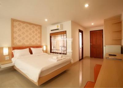 40742 - Hotel for Sale, Ratchadaphisek Road, near MRT station Suthisan, Plot size 315 sqaure wah