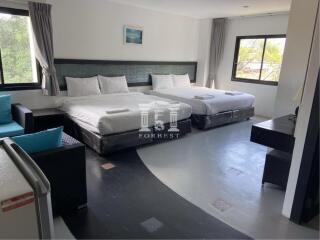 41157 - Hotel for sale, Jomtien, Pattaya Sai 2, 440 m away from the sea, 45 units, has a meeting room.
