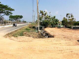 39871 Land near On Nut Next to the motorway Near Suvarnabhumi, suitable for a warehouse or dormitory.