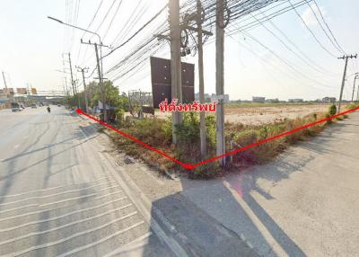 42366 - Land for sale, area 9-2-6.2 rai (3,806.2 sq wa), Sriwaree Noi Temple, next to the road on 2 sides, near Hua Chiew University.