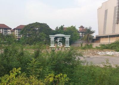 41773 - Land for sale, next to Prasert Manukit Road, near the expressway, area 3-1-89 rai.