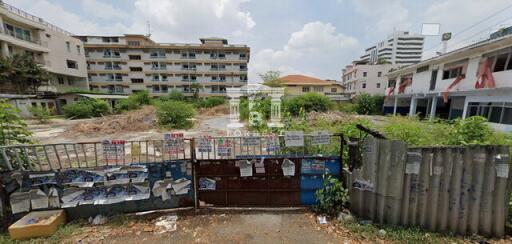 40692 - Land for sale, next to Sukhumvit 71, corner plot, suitable for building a condo, area 1-3-94.30 rai.