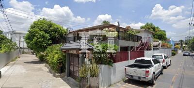 41608 - Land for sale + 1 2-story house, area 77 sq wa, Sukhumvit 71, near BTS Phra Khanong.