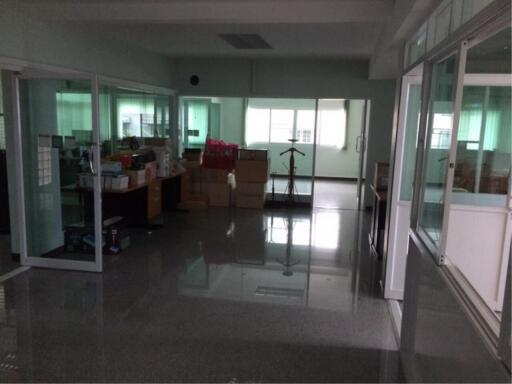37686 - Sathupradit Road, Office building for sale, 400 Sq.m.