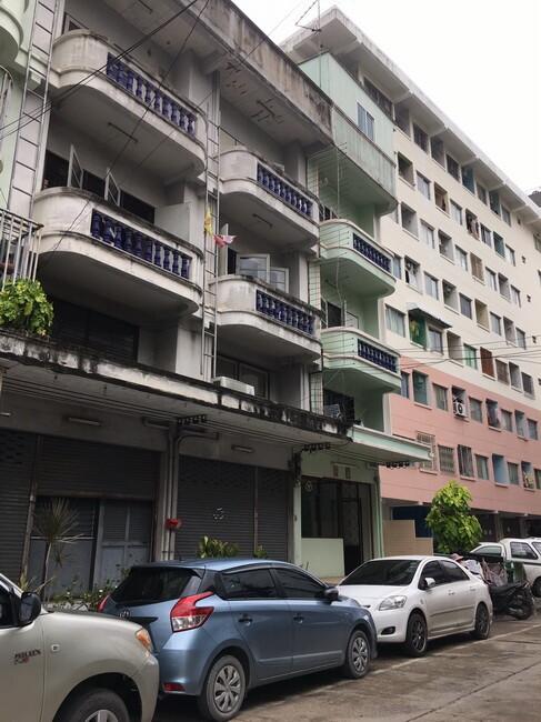 476 Sqm. Building listed for ฿ 6,500,000.