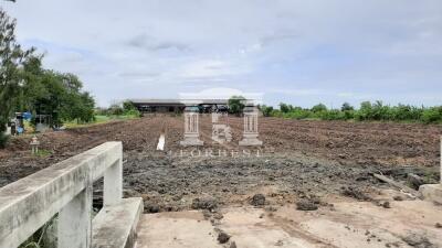 41527 - Land for sale along Khlong Muen Prarom, Phutthasakhon, Krathum Baen, Samut Sakhon, area 10-0-29 rai.