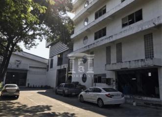 90244 - Office building for sale with warehouse, Theparak Road, near BTS Samrong, area 2-1-93 rai.
