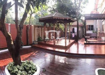 90628 - Single house Krongthong Pavilion. Convenient travel on Chaloem Phrakiat Rama 9 Road, area 193 sq m.