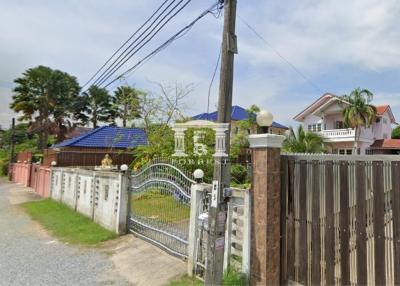 42512 - 2-story house for sale, 200 sq m, Phutthamonthon Sai 1, near Phra Thep Tad Mai Road.