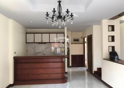 40975 - House for sale near the Department of Export Promotion, Ratchadaphisek Road 32, opposite the Criminal Court. Suitable for living, good location