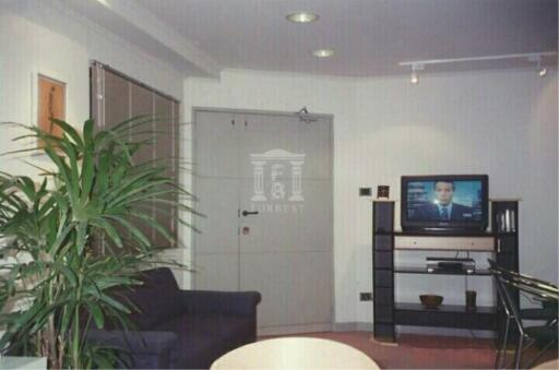 38011 3-story home office for sale, Lat Phrao 35, near MRT Lat Phrao.