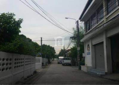 37572 -Single house for sale, Tiwanon Road, Ngamwongwan, 3.5 floors, area 130 sq m.