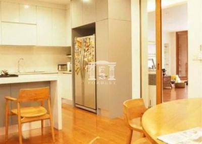 40959 - Newly renovated house for sale, Lat Phrao 56, just 375 m into the alley. There is a Solar Roof near the Chokchai 4 BTS station.