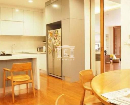 40959 - Newly renovated house for sale, Lat Phrao 56, just 375 m into the alley. There is a Solar Roof near the Chokchai 4 BTS station.