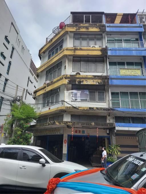90779 - Commercial building for sale, 4 floors + rooftop, area 26 sq m., Rong Mueang, Banthat Thong.