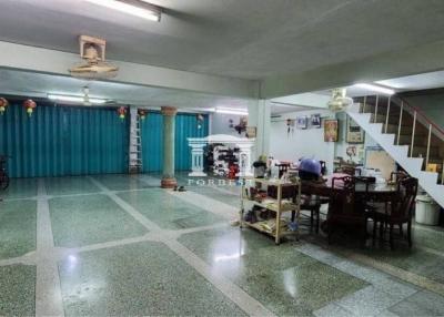 90737 - Commercial building for sale, 2 units, area 33 sq m., near Samyan Mittown.