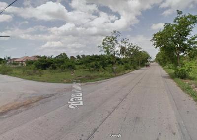 38132-Land for sale, Thep Nakhon Road (Malai Man), area 15 rai.