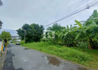 42440 - Land for sale, area 3-0-80.5 rai, Kamphaeng Phet 2 Road, near Bang Sue Central Station.