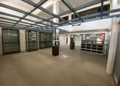 90606 - Commercial building for sale, 4 floors, with mezzanine, 3 units, next to Bang Bon 5 Road.