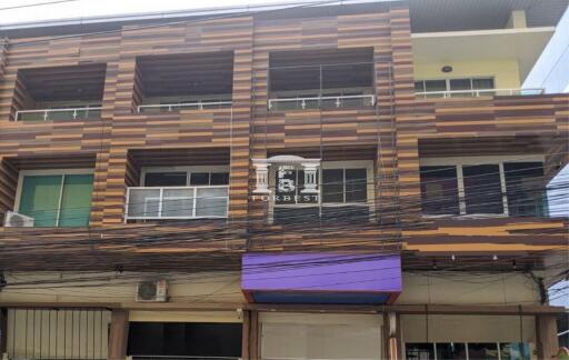 90600 - Commercial building for sale, 3.5 floors, Green Plus Mall 2, Super Highway Chiang Mai-Lampang.